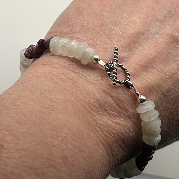 PURPLE SPINY OYSTER, MOONSTONE, AND STERLING SILVER BRACELET - Picture 10 of 14